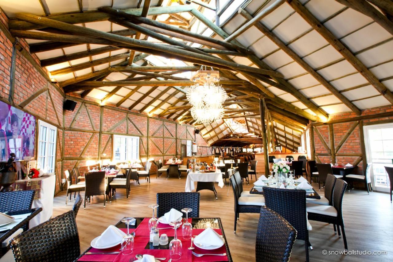 Roof Of Africa Hotel Windhoek Luaran gambar